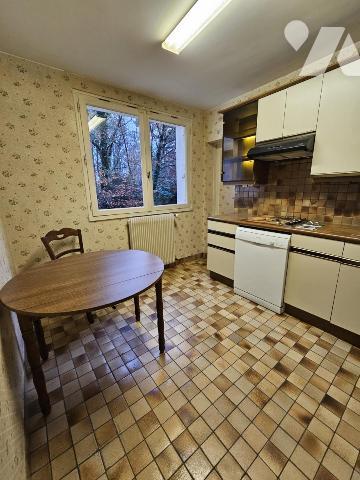 NANTES, appartement de type 3 de 82m² avec parking et cave