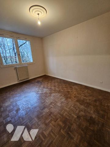 NANTES, appartement de type 3 de 82m² avec parking et cave