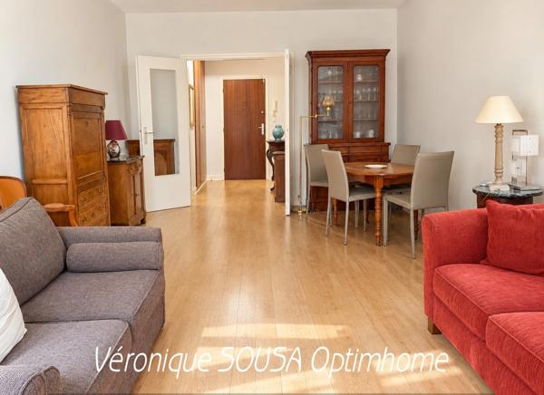 SAINT-GERMAIN-EN-LAYE – UN APPARTEMENT AU CALME, À DEUX PAS DE LA PLACE DU MARCHE