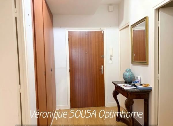 SAINT-GERMAIN-EN-LAYE – UN APPARTEMENT AU CALME, À DEUX PAS DE LA PLACE DU MARCHE