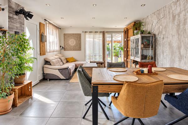 MARIGNANE - MAISON DE 101M² AVEC T2 INDÉPENDANT DE 35M2 LOUÉ, JARDIN, CUISINE D'ÉTÉ ET GARAGE !