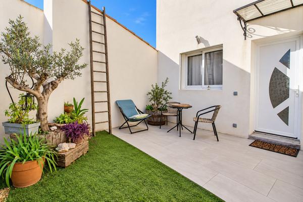 MARIGNANE - MAISON DE 101M² AVEC T2 INDÉPENDANT DE 35M2 LOUÉ, JARDIN, CUISINE D'ÉTÉ ET GARAGE !