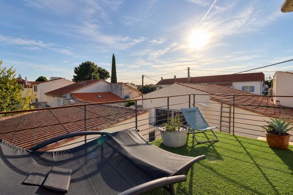 MARIGNANE - MAISON DE 101M² AVEC T2 INDÉPENDANT DE 35M2 LOUÉ, JARDIN, CUISINE D'ÉTÉ ET GARAGE !