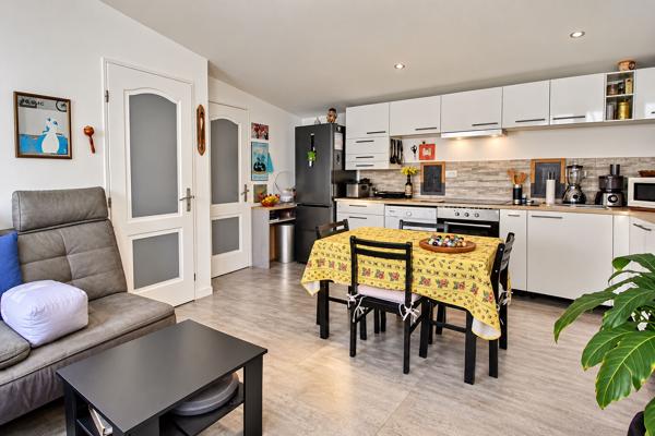 MARIGNANE - MAISON DE 101M² AVEC T2 INDÉPENDANT DE 35M2 LOUÉ, JARDIN, CUISINE D'ÉTÉ ET GARAGE !