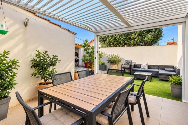 MARIGNANE - MAISON DE 101M² AVEC T2 INDÉPENDANT DE 35M2 LOUÉ, JARDIN, CUISINE D'ÉTÉ ET GARAGE !