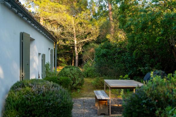 Île de Ré – Les Portes-en-Ré - Propriété d’exception au cœur de la pinède, à deux pas de l’océan
