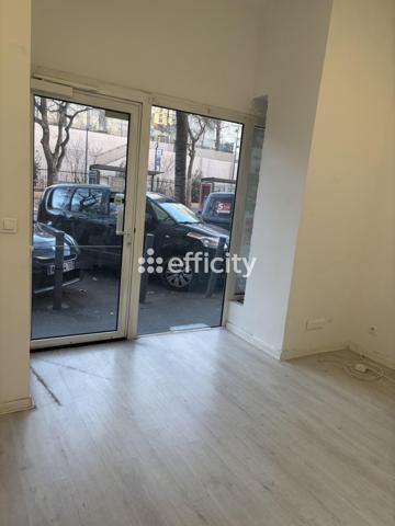 Local Commercial
         5 pièces
        - 90 m² 430 000 € *