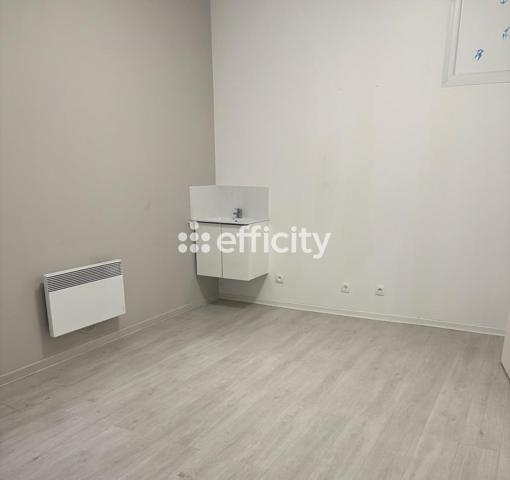 Local Commercial
         5 pièces
        - 90 m² 430 000 € *