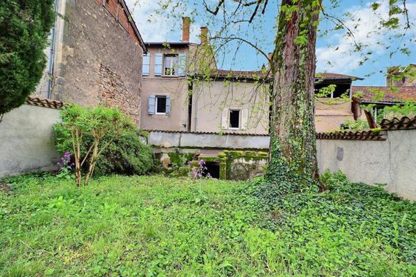 Maison de ville avec magnifique jardin