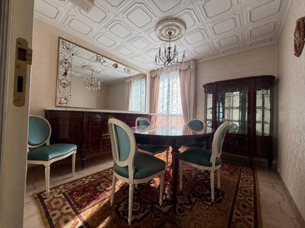 Appartement
         5 pièces
        - 81 m² 240 000 € *