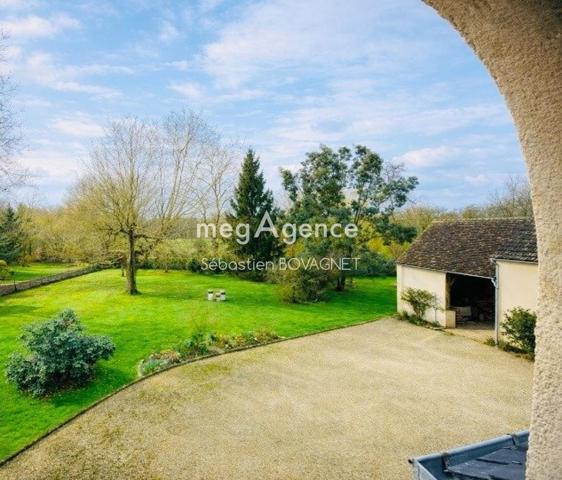 Maison à LA CHAPELLE-SAINT-AUBIN, 72650 - 8 pièces 180m²