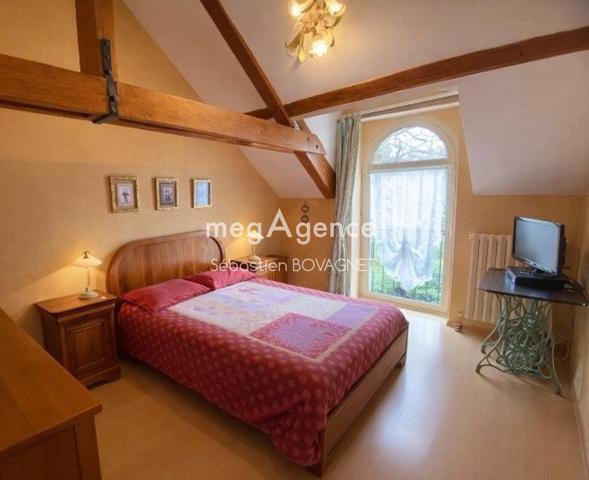 Maison à LA CHAPELLE-SAINT-AUBIN, 72650 - 8 pièces 180m²