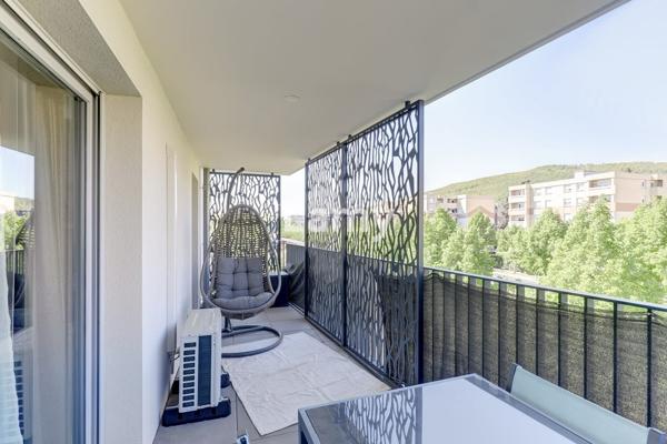 Appartement t4 de 79 m2, balcon, garage sous-terrain