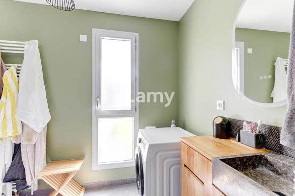 Appartement t4 de 79 m2, balcon, garage sous-terrain