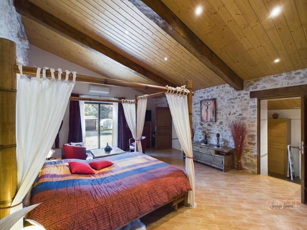 Domaine de charme de 440m² sur 4 hectares