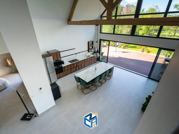 Exceptionnelle grange rénovée de 300 m² – Prestations haut de gamme