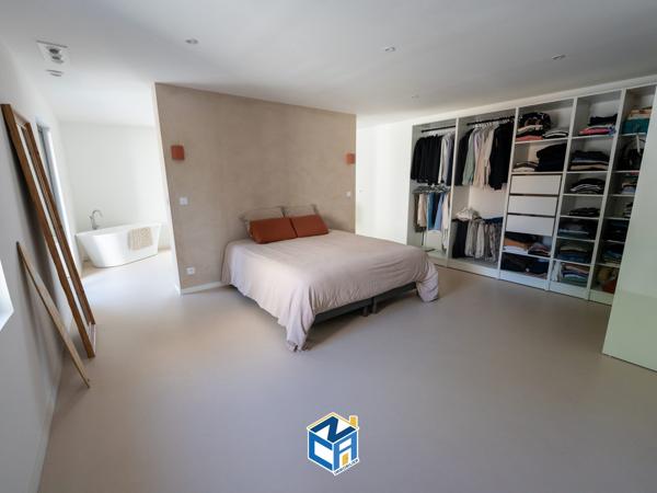 Exceptionnelle grange rénovée de 300 m² – Prestations haut de gamme