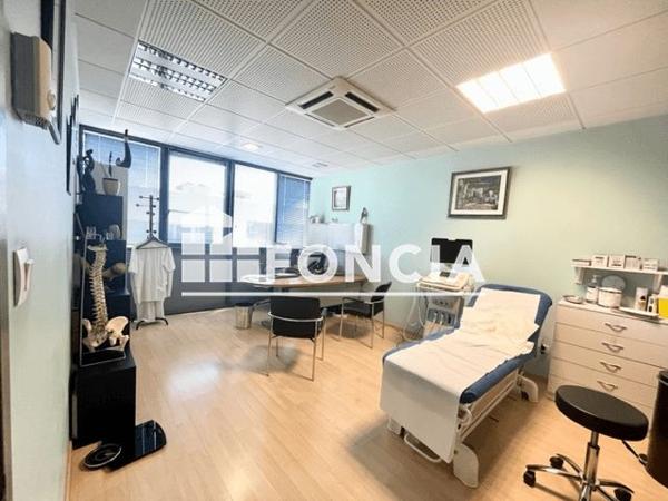 À vendre Local commercial 147.96 m² - Béziers 34500