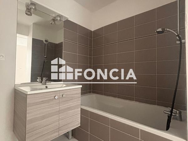 Location Appartement 2 pièces 36.64 m² - 78 RUE DU HARAS Toulon 83100