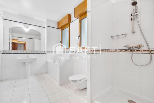 Le Mesnil Le Roi - Maison familiale 6P de 238m2 sur un terrain de 1273m2