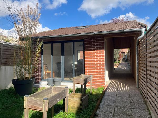 2 pièces dans mini copropriété avec jardin