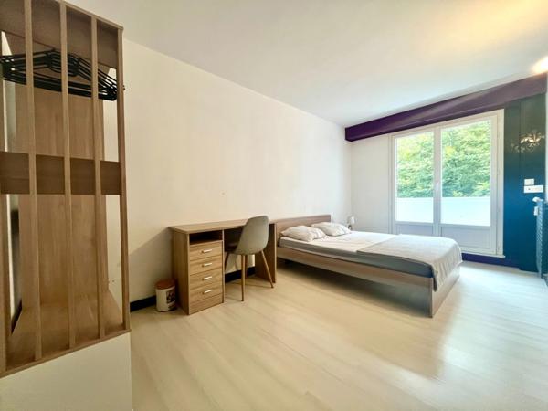 Dpt Finistère (29), à vendre QUIMPER Ouest - appartement rénové meublé T5 en collocation de 96 m² habitable - deux loggias -Cave