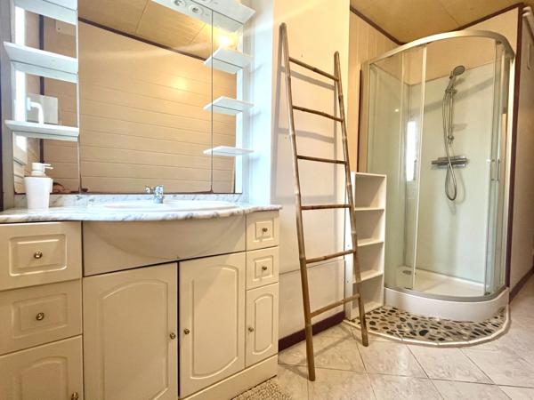 Dpt Finistère (29), à vendre QUIMPER Ouest - appartement rénové meublé T5 en collocation de 96 m² habitable - deux loggias -Cave