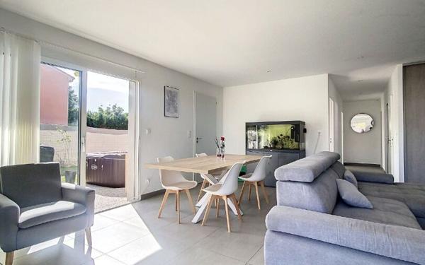 Maison à vendre    4 pièces • 99 m2 Pont-du-Château