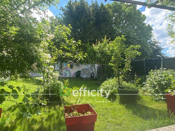 Appartement
         5 pièces
        - 110 m² 360 000 € *