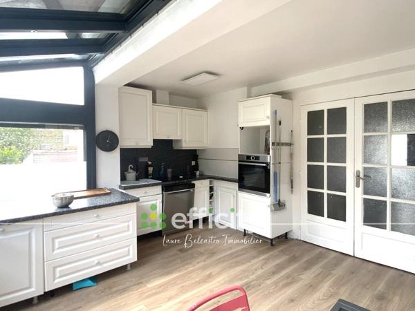 Appartement
         5 pièces
        - 110 m² 360 000 € *