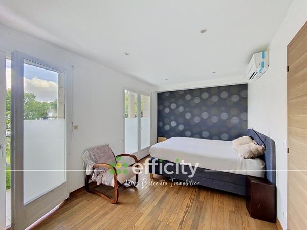 Appartement
         5 pièces
        - 110 m² 360 000 € *