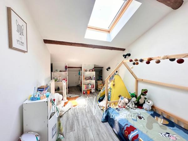 Maison de ville 110 m2 avec terrasse, Garage et salle de Cinéma