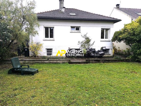 Argenteuil - Maison 4 pièces 1114 m2 €375 000 ** - Référence 4434