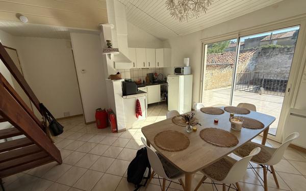 Immeuble à vendre    5 pièces • 156 m2 Jarnac