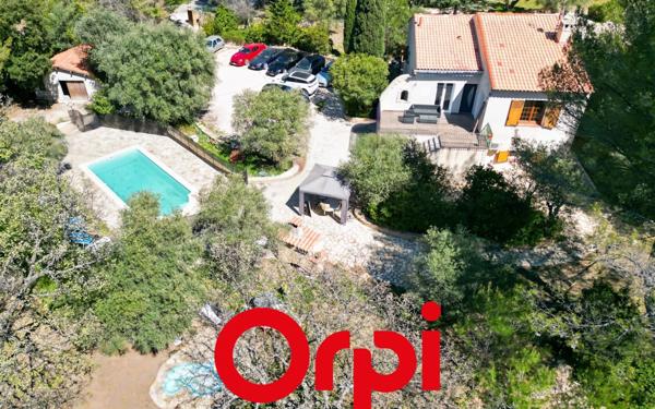 Maison à vendre    6 pièces •  Le Beausset