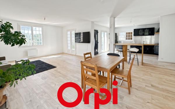 Maison à vendre    6 pièces •  Le Beausset