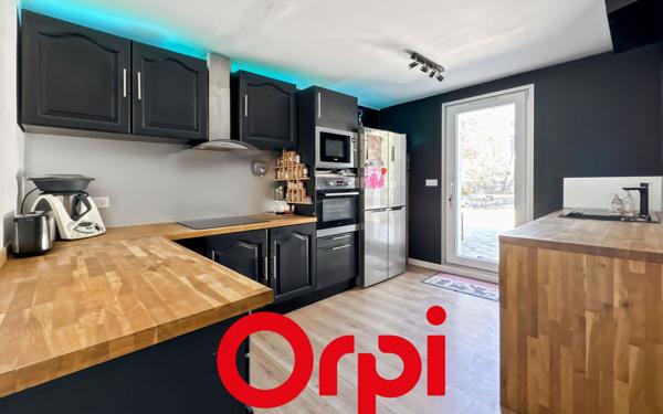 Maison à vendre    6 pièces •  Le Beausset