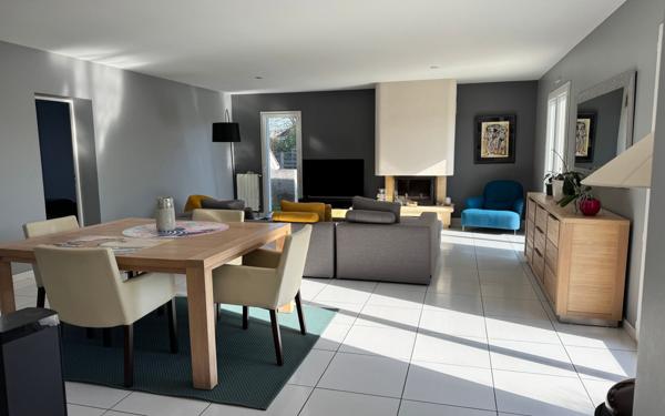 Maison à vendre    6 pièces • 180 m2 Lescar