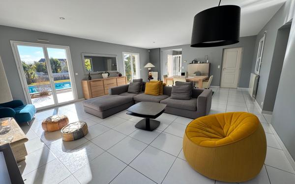 Maison à vendre    6 pièces • 180 m2 Lescar