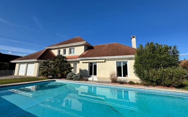 Maison à vendre    6 pièces • 180 m2 Lescar