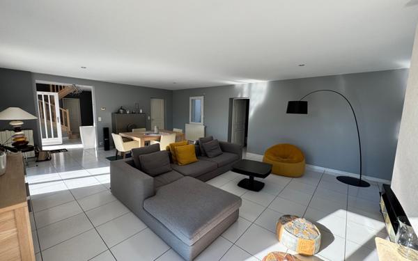 Maison à vendre    6 pièces • 180 m2 Lescar