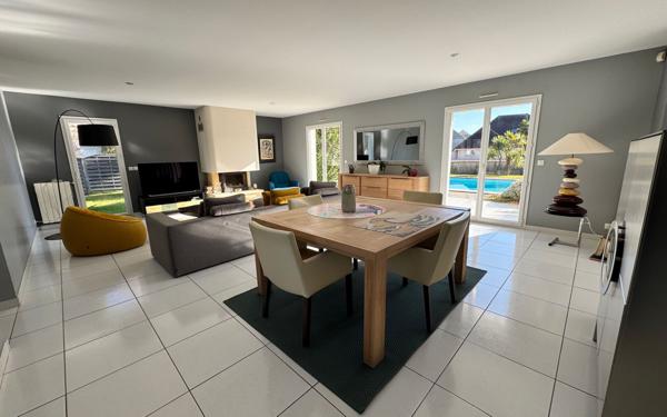 Maison à vendre    6 pièces • 180 m2 Lescar