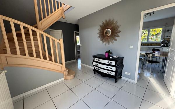 Maison à vendre    6 pièces • 180 m2 Lescar