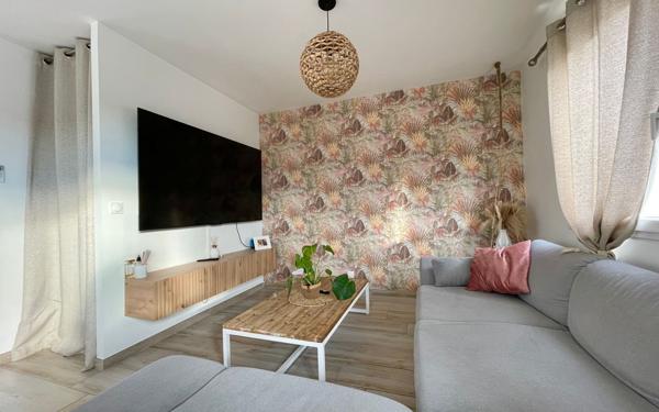 Maison à vendre    4 pièces •  Junas