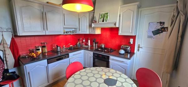 Maison de type 6,  sur un terrain de 573 m², garage privatif et jardin, sur la commune de Coulounieix Chamiers