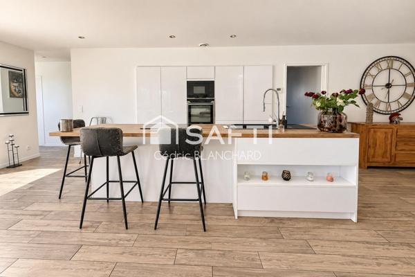 Contemporaine 4 chambres avec piscine chauffée, sauna et vue forêt