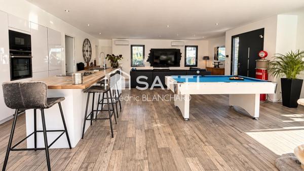 Contemporaine 4 chambres avec piscine chauffée, sauna et vue forêt