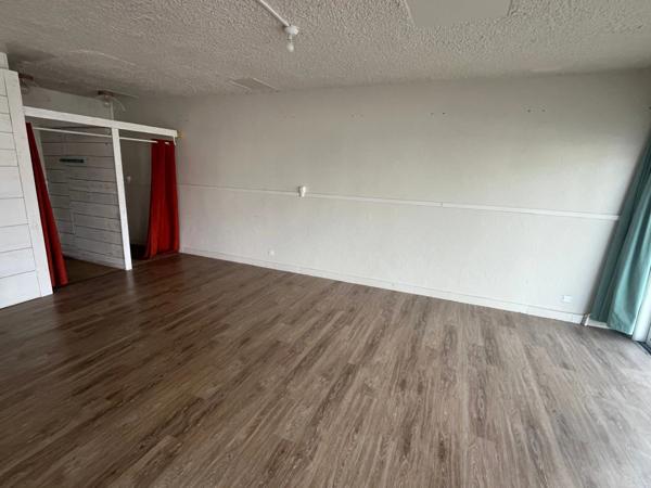 LA FAUTE SUR MER (85460) RARISSIME EMPLACEMENT N°1 POUR CE LOCAL COMMERCIAL 70 M² TOUTES ACTIVITES