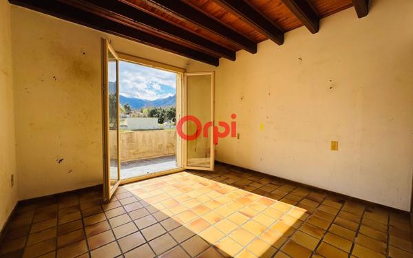 Immeuble à vendre    9 pièces •  Fuilla