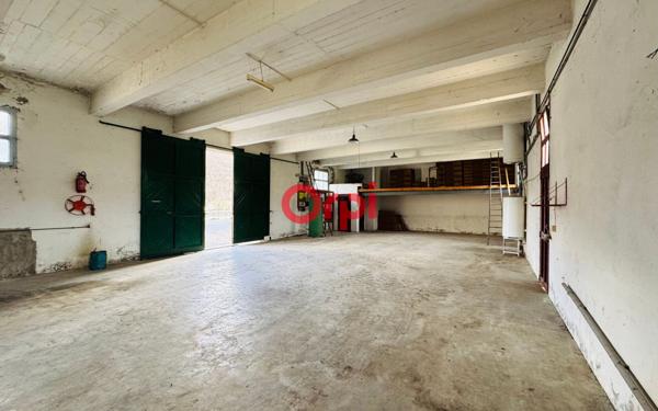 Immeuble à vendre    9 pièces •  Fuilla